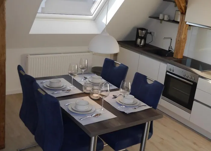 - Kanalblick Apartment *